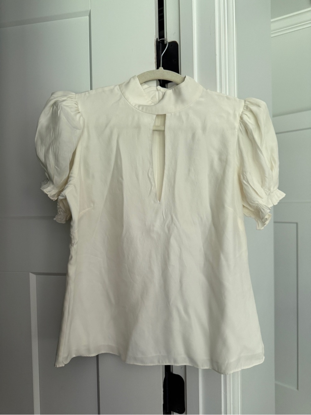 Frame Silk Keyhole‎ Off White Puff-Sleeve Mock Neck Blouse